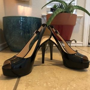 GUESS Peep-toe Platform Pumps Black